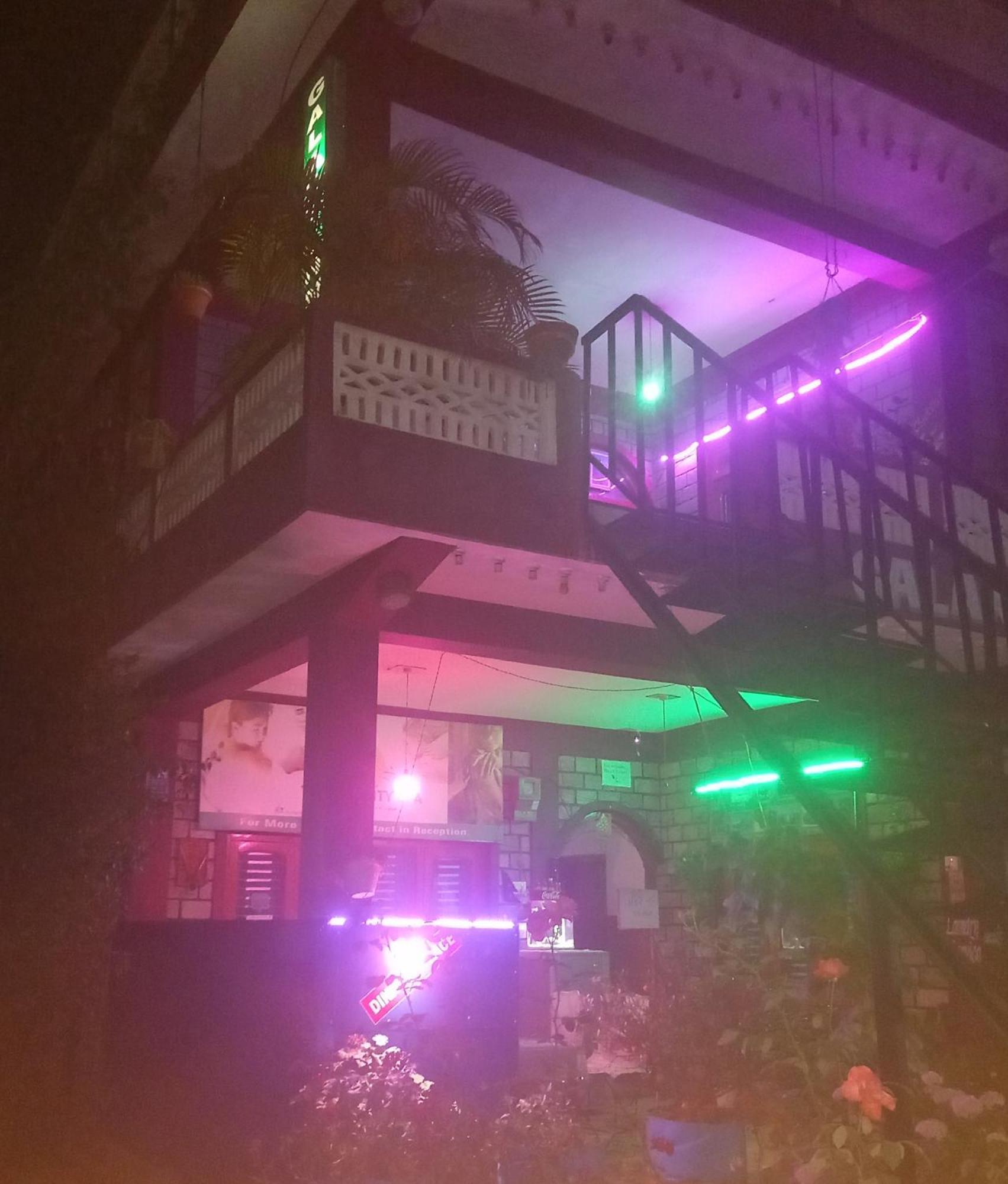 Galaxy Inn Guest House Pokhara Bagian luar foto
