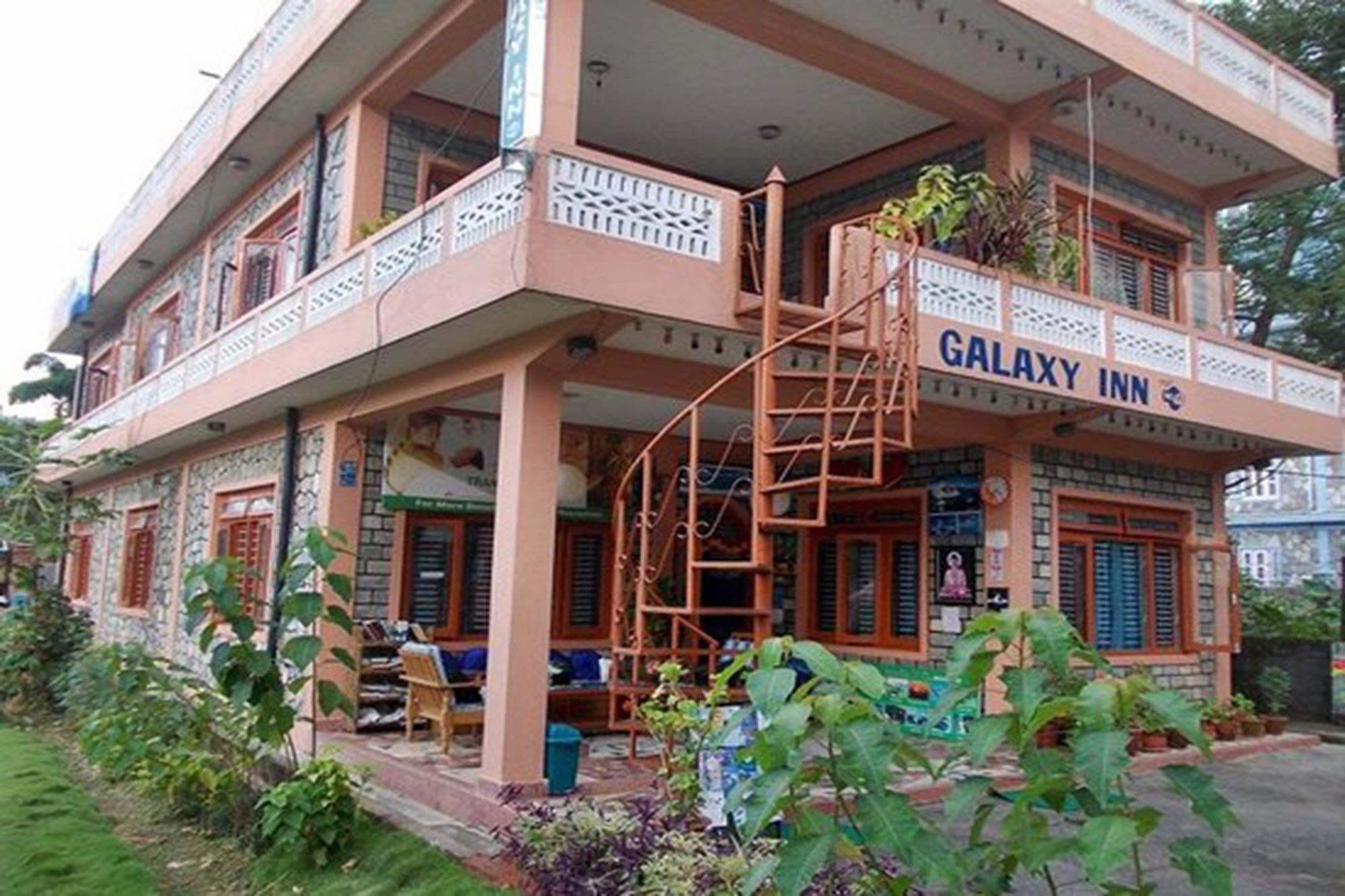 Galaxy Inn Guest House Pokhara Bagian luar foto