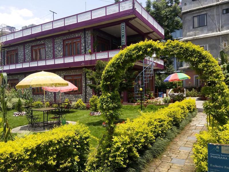 Galaxy Inn Guest House Pokhara Bagian luar foto