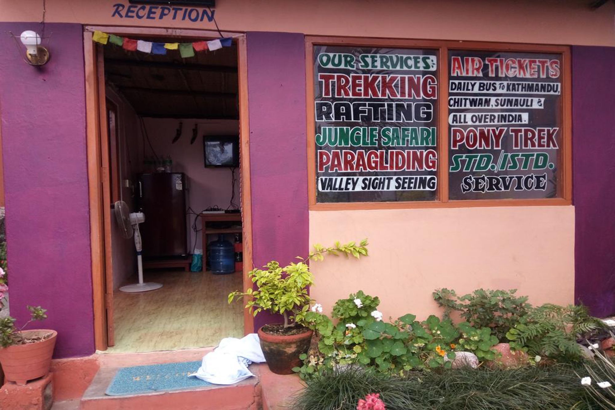 Galaxy Inn Guest House Pokhara Bagian luar foto